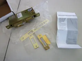 8632.040.05105 Baldwin Hardware New Pocket Door Lock With Pull - Brass