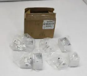 351135 Deckorators 1.5 Inch X 2.5 Alx Textured White Aluminum Stair Connector Lot Of 4