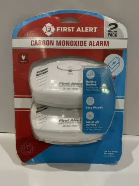 1042411 First Alert Brk Carbon Monoxide Alarm 2 Pack Easy Plug In With Battery Back Up