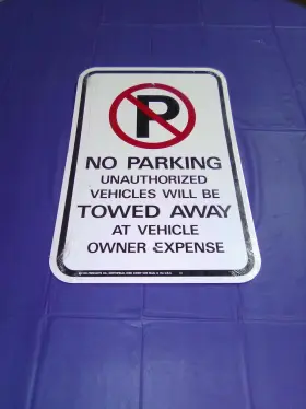 Hw-43 Hy-ko Aluminum Sign-hy-ko Inch No Parking Unaruthorized Vehicles Towed 12 X 18