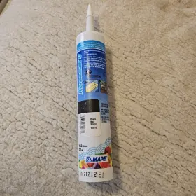 91010 Keracaulk U Mapei Unsanded Caulk Black - 10.5-oz
