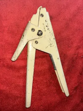 31996 Legrand Tool Colson For Tightening And Strip Cut Of Cable Ties