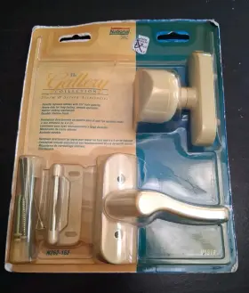 N262-162 National Hardware - V1319 Contemporary Universal Knob Latch Without Key